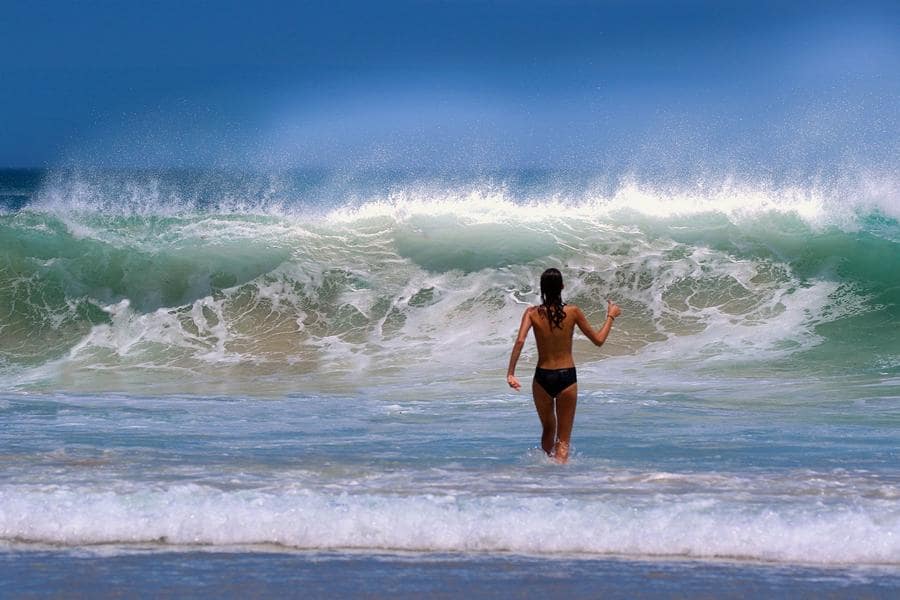 Strand - Mit dem Tourismus auf den Kanaren geht es noch nicht aufwärts. Immer neue restriktivere Maßnahmen werden auch für die Urlaubsgebiete verhängt.